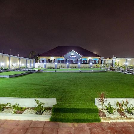 Bella Ella Hotel & Event Center Kasoa エクステリア 写真