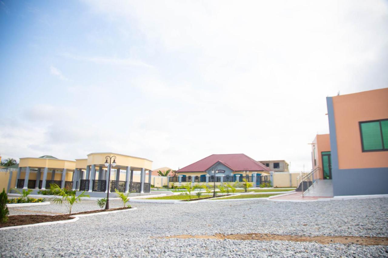 Bella Ella Hotel & Event Center Kasoa エクステリア 写真