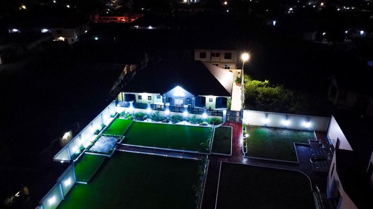 Bella Ella Hotel & Event Center Kasoa エクステリア 写真