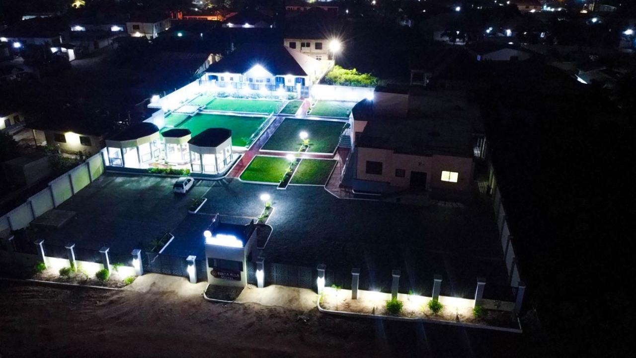 Bella Ella Hotel & Event Center Kasoa エクステリア 写真